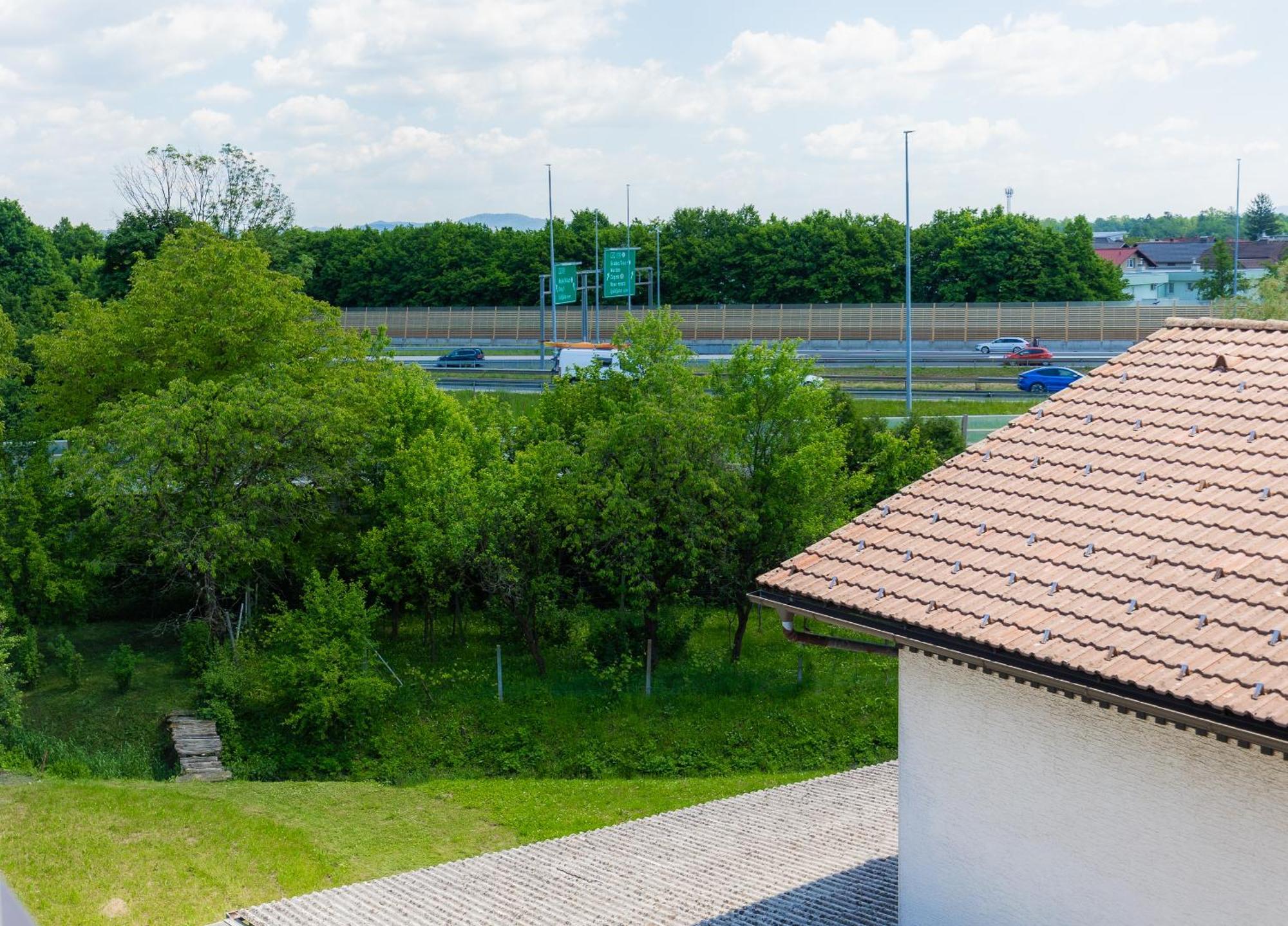 Rooms Kozarje Ljubljana Ngoại thất bức ảnh