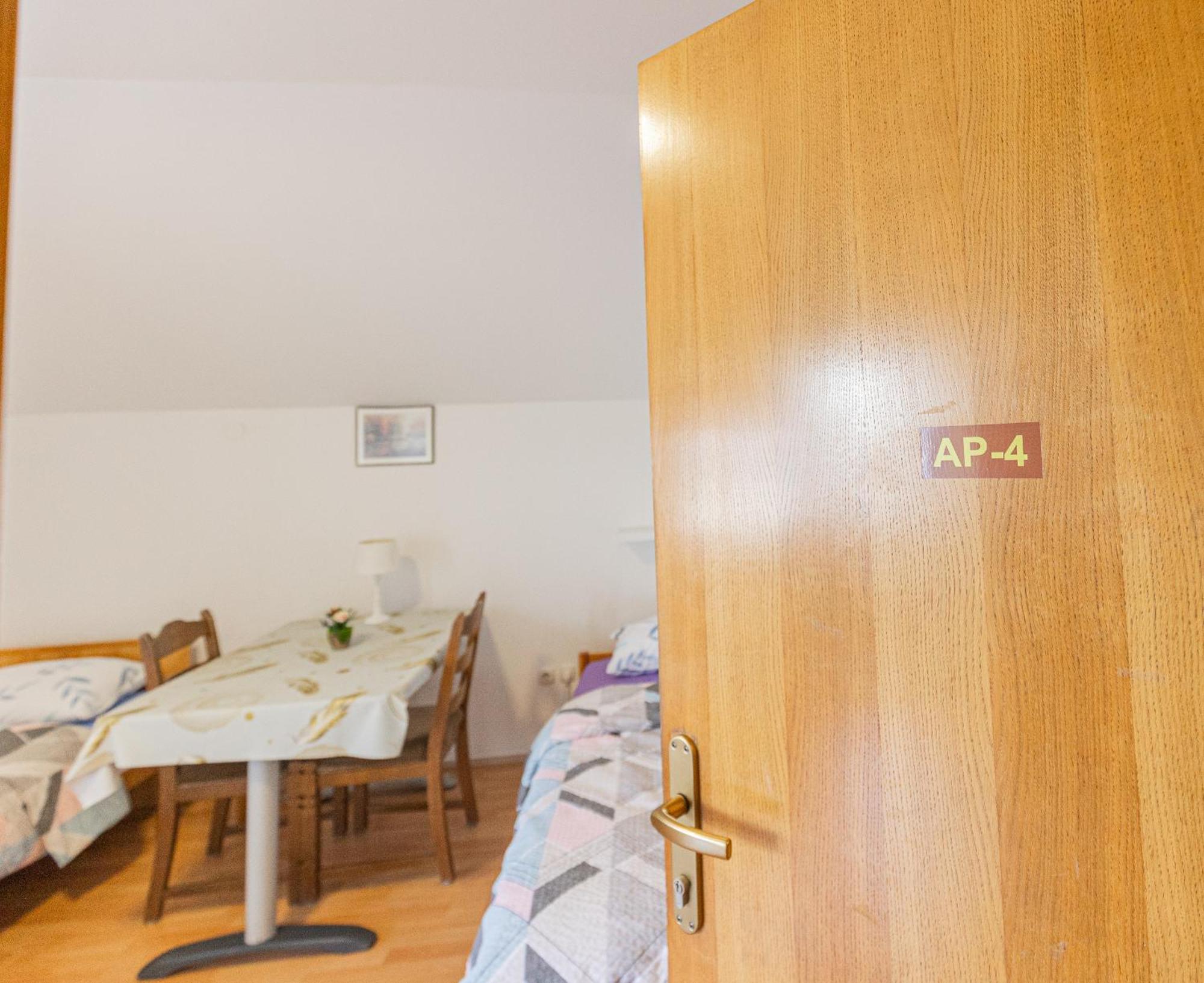 Rooms Kozarje Ljubljana Ngoại thất bức ảnh